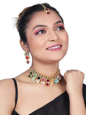 Multi Coloured Gold Toned Kundan Jewellery Set For Bride To Be 2