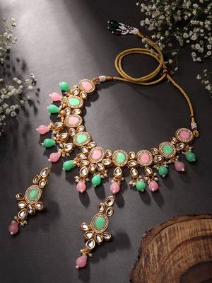 Stunning Multi Coloured Gold Toned Kundan Jewellery Set For Bride To Be 1
