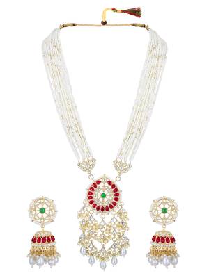 Pearls Beaded Gold Toned Jewellery Set For Bride To Be 3