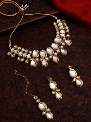 Gold Toned Kundan Jewellery Set 1