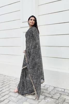 Black Printed Georgette Saree With Blouse 4