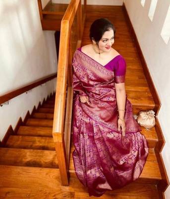 Purple Woven Kanjivaram Silk Saree With Blouse Piece 2
