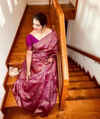 Purple Woven Kanjivaram Silk Saree With Blouse Piece 5