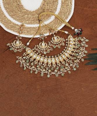 Gold Plated Kundan Necklace Set With Maangtika 1