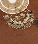 Gold Plated Kundan Necklace Set With Maangtika