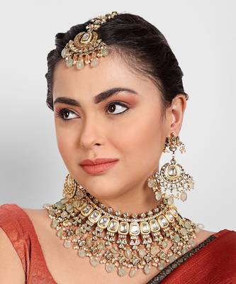 Gold Plated Kundan Necklace Set With Maangtika 2
