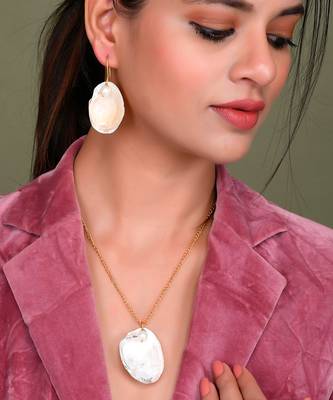 Gold Plated Pendant Necklace Set 1