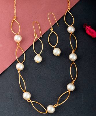 Gold Toned Pearl Western Necklace Set 2