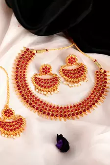 Gold Plated Heavy Bridal Necklace Set With Maang Tikka