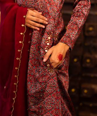 Red Embroidered Kurta Set 3