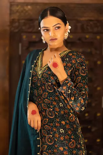 Emerald Green Viscose Kurta Set