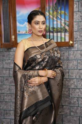 KORAMS DESIGN KANJIVARAM SILK ZARI WOVEN BLACK FLORAL DESIGN CASUAL WEAR WOMEN SILK SAREE WITH BLOUSE  5