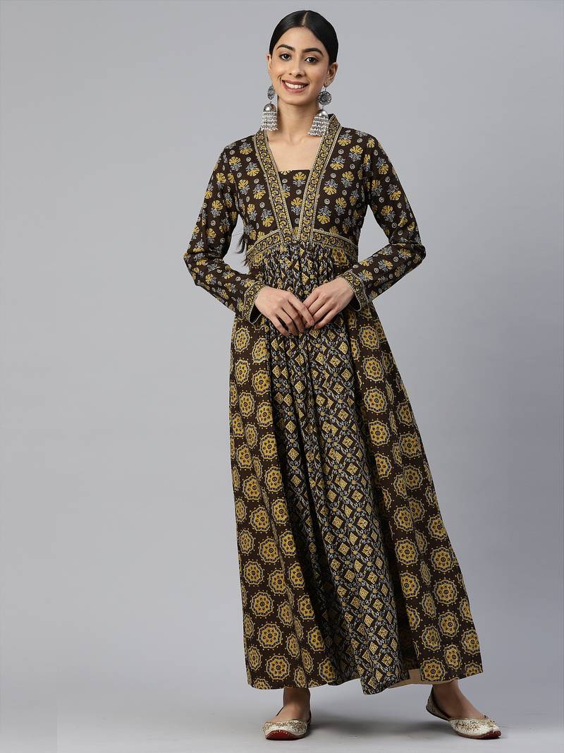Vbuyz Women'S Floral Print Anarkali Cotton Maroon Stitched Kurta Has A V Neck, Regular Sleeves, Floral Print, Flared Hem