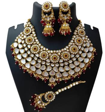Maroon designer-jewellery 1