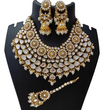 White designer-jewellery 2