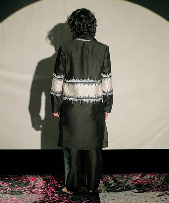 Black Resham Embroidery Kurta Set 4