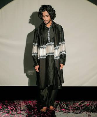 Black Resham Embroidery Kurta Set 5