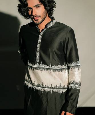 Black Resham Embroidery Kurta Set 6
