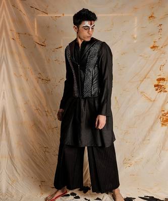 Kavach Black Kurta Set 4