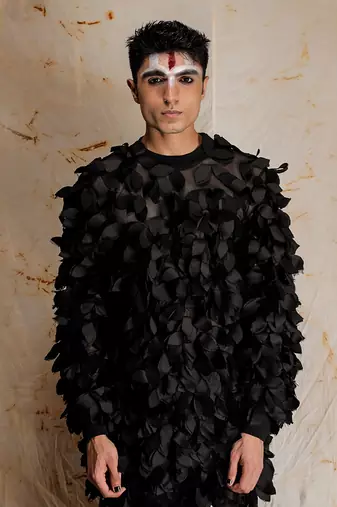 Abhaav Black Sweatshirt