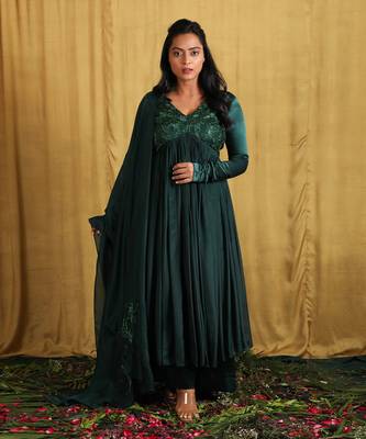 Emerald Green Embroidered Anarkali Set 1