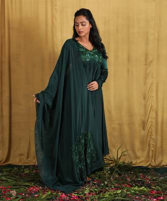 Emerald Green Embroidered Anarkali Set 3