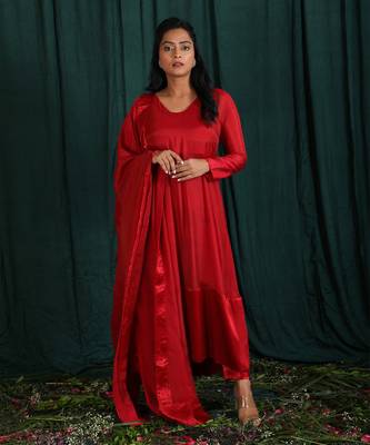 Red Taby Silk Suit Set 1