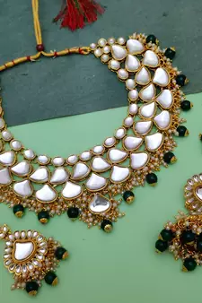 Green necklace-sets