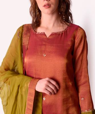 Dead Rose Tissue Kurta Set 8