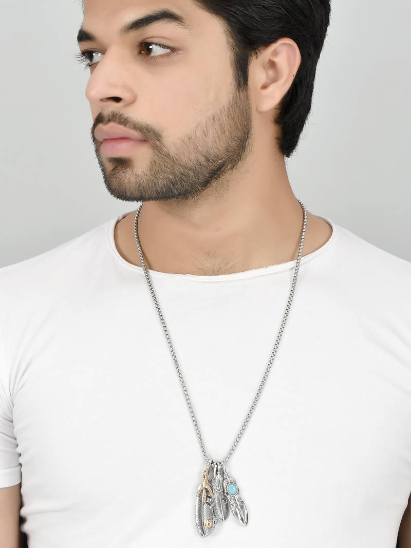 AQUASTREET Men Silver Plated Feather Shaped Pendant With Chain