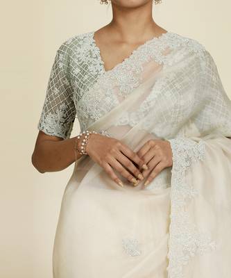 Off-White Saree Set 4