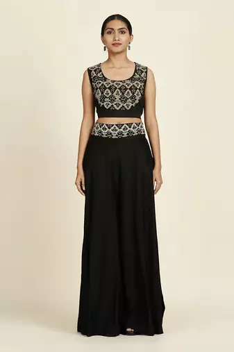 Black And Off-White Cape Set
