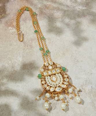 Graceful Green & White Maang Tikka 2