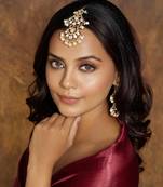 White & Golden Stunning Maang Tikka