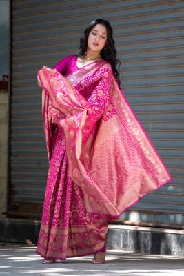 Pink Woven Banarasi Saree With Blouse 4