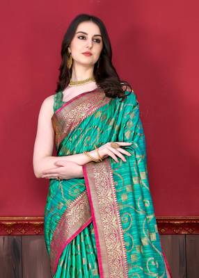 Korams Design Green Zari Woven Banarasi Silk Saree with Unstitched Blouse 2