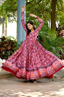 Pink thread embroidery fancy fabric salwar 4