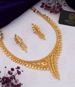 Yellow pearl jewellery