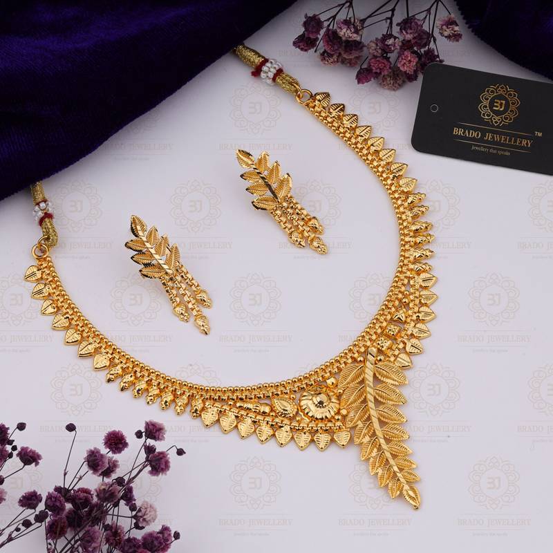 Yellow pearl jewellery