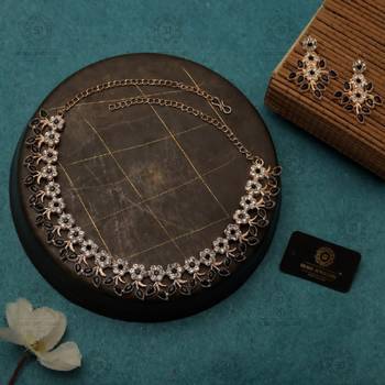 Black pearl necklaces 1