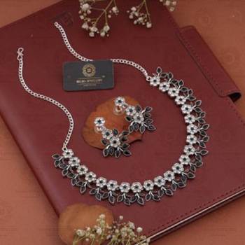 Black pearl necklaces 4