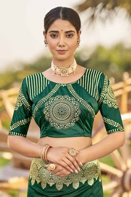 Green Woven Faux Banarasi Silk Saree With Blouse 4