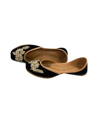 Black Aza Juttis 1