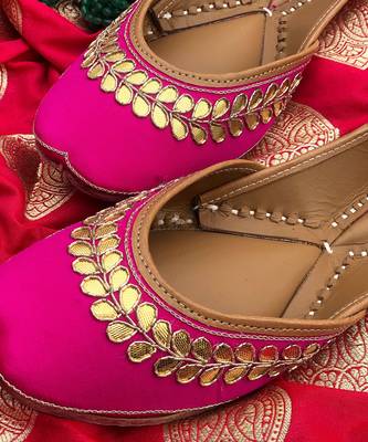 Pink Flamingo Juttis 2