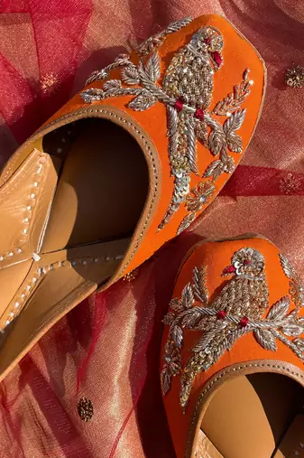 Orange Scarlet Juttis
