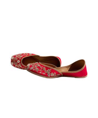 Red Mystical Juttis 1