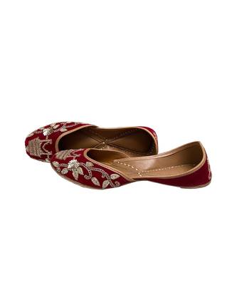 Maroon Jharoka Juttis 1