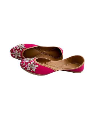 Pink Outbloom Juttis 1