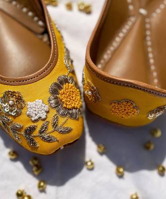 Yellow Pretty Woman Juttis 2