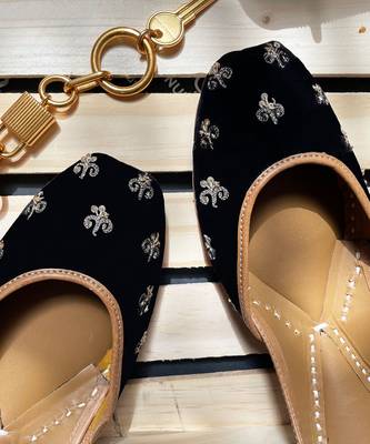 Black Midnight Juttis 2